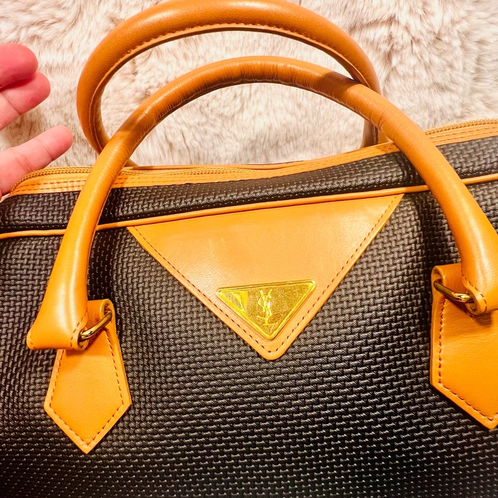 YSL Hand bag in excellent condition